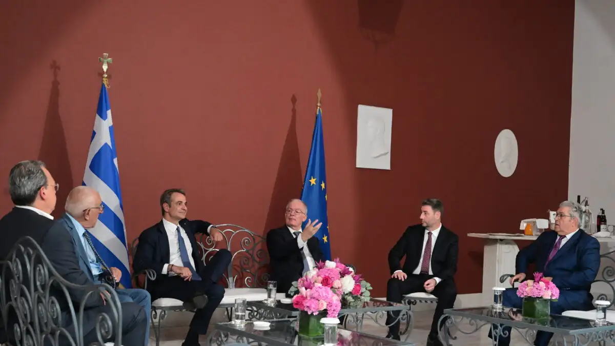 Προεδρικό Μέγαρο: Το παρασκήνιο πίσω από την ένταση των πολιτικών αρχηγών στο κιόσκι
