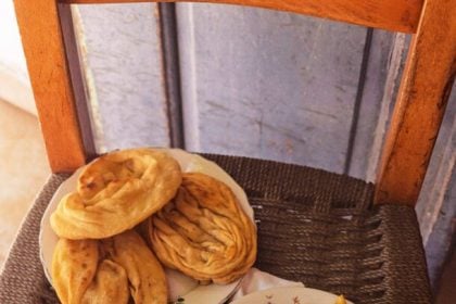 Σαρίκες: μικρές στριφτές τυρόπιτες με τυροζούλι