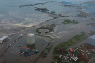 Σεισμός 8,8 Ρίχτερ στη Ρωσία: Στη Χαβάη και την Αλάσκα τα πρώτα κύματα τσουνάμι - Συναγερμός σε όλο τον Ειρηνικό