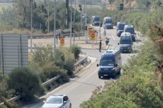 Μετανάστες έφτασαν από την Κρήτη στο λιμάνι της Καβάλας