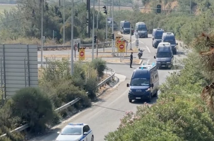 Μετανάστες έφτασαν από την Κρήτη στο λιμάνι της Καβάλας
