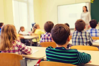 Υπουργείο Παιδείας: Μειώνεται η διδακτέα ύλη σε Δημοτικά και Γυμνάσια από την επόμενη χρονιά