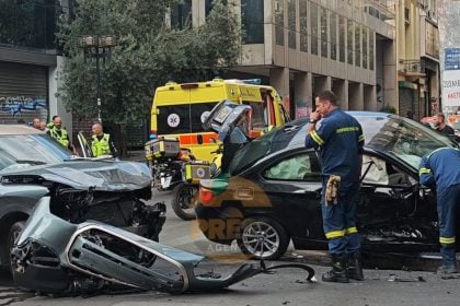 Τροχαίο με τρεις τραυματίες στο κέντρο της Αθήνας – Σφοδρή σύγκρουση δύο ΙΧ
