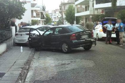 Αγρίνιο: Σφοδρό τροχαίο με «τρελή» πορεία αυτοκινήτου - Στο νοσοκομείο ένα άτομο (ΦΩΤΟ)