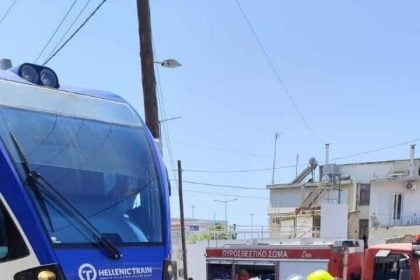 Πάτρα: Σύγκρουση αυτοκινήτου με τρένο-Ένας τραυματίας- Δείτε ΦΩΤΟ και ΒΙΝΤΕΟ από την επιχείρηση απεγκλωβισμού