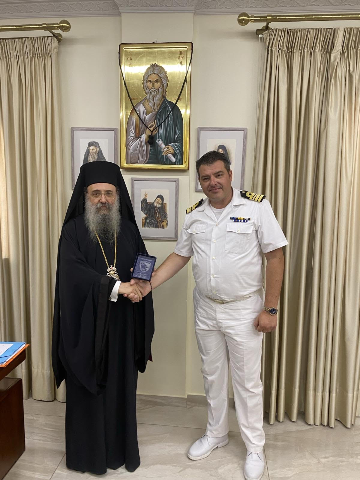 Ο νέος ναυτικός Διοικητής στον σεβασμιότατο Μητροπολίτη