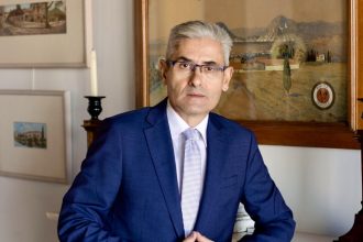 Η παράνομη μετανάστευση θα αντιμετωπιστεί με πολιτικές και όχι με κραυγές