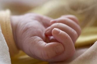 Τραγωδία: Αγοράκι 13 μηνών πνίγηκε από το φαγητό του