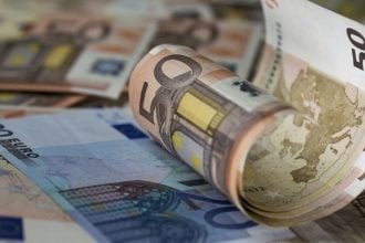 Ενισχύσεις έως 200.000 ευρώ σε μικρομεσαίους για αύξηση των εξαγωγών
