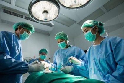 Ολοκληρώθηκε με επιτυχία η μεταμόσχευση ήπατος στον δεκαπεντάχρονο Δημήτρη στο Τορίνο
