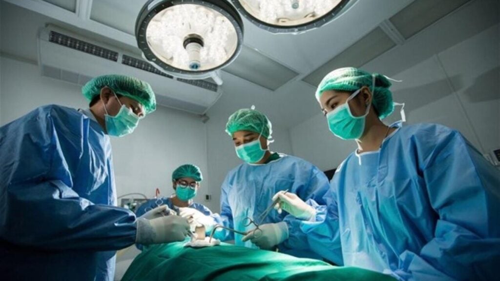 Ολοκληρώθηκε με επιτυχία η μεταμόσχευση ήπατος στον 15χρονο Δημήτρη στο Τορίνο