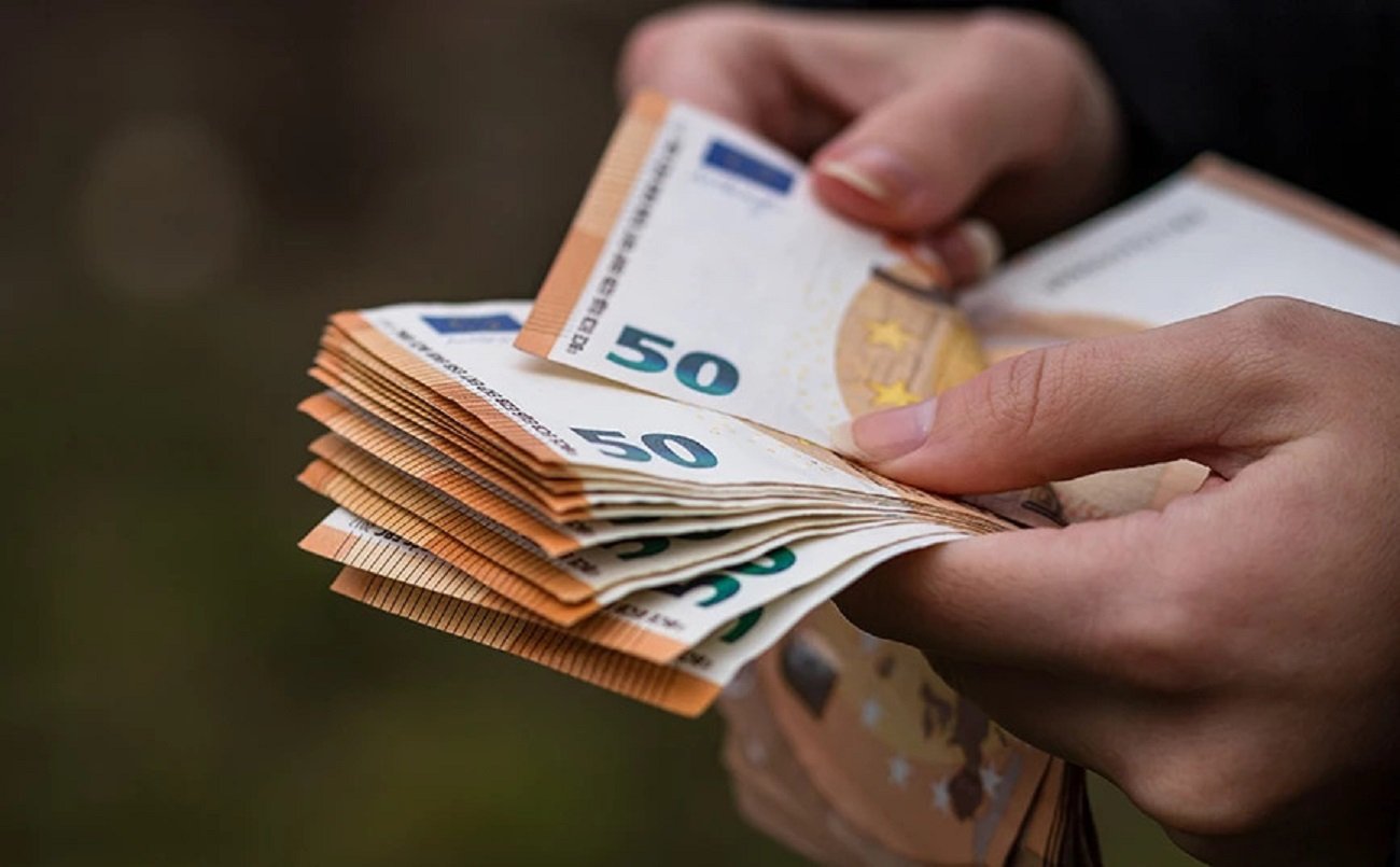Αναδρομικά από τον ΕΦΚΑ: Ποιοι συνταξιούχοι θα λάβουν έως 8.500 ευρώ