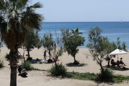 Σοβαρή εξέλιξη με το νεκρό κοριτσάκι στο Παλαιό Φάληρο: Βρέθηκε βιντεοληπτικό υλικό που δείχνει την 3χρονη να μεταφέρεται σε καροτσάκι!