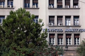 Απεντάσσονται 1.400 επενδύσεις από αναπτυξιακούς νόμους 2004 και 2011