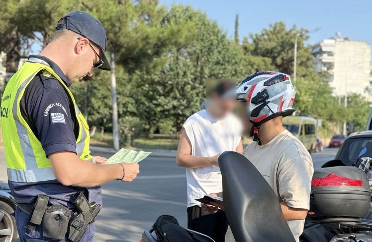 4η εβδομάδα ελέγχων για μη χρήση κράνους: Πάνω από 2.600 παραβάσεις - Πόσες στη Δυτ. Ελλάδα