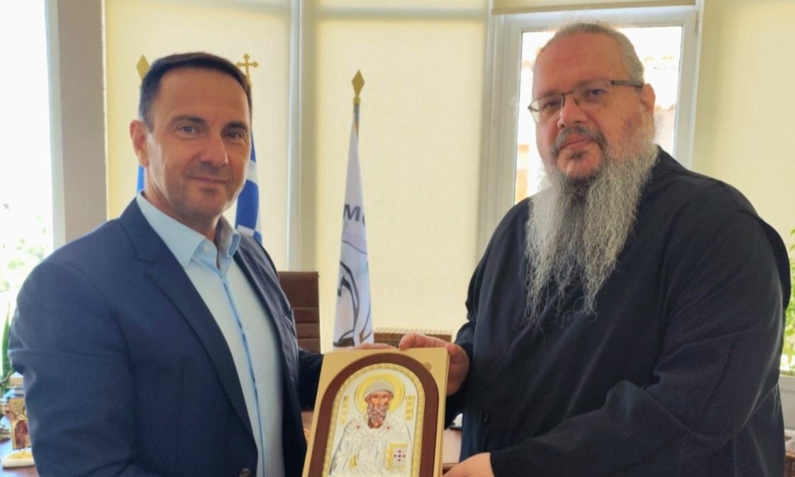 Ο Μητροπολίτης Λαρίσης και Τυρνάβου κ.κ. Ιερώνυμος στον Δήμο Ζαχάρως
