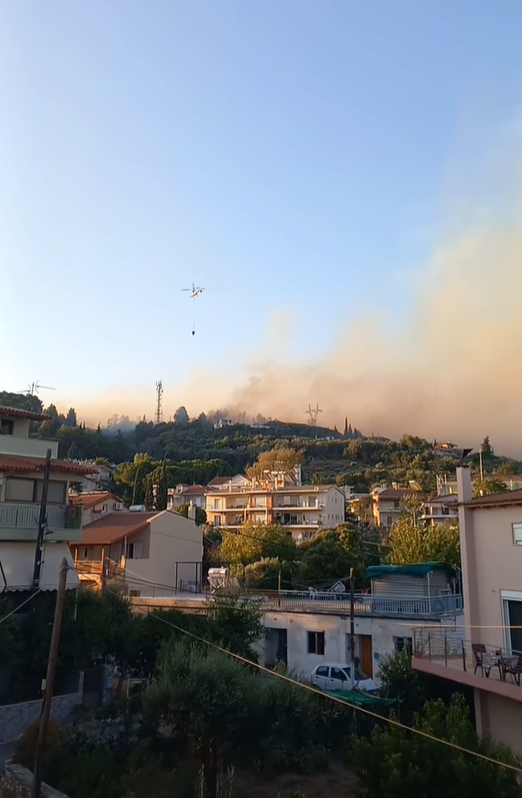 Εφιαλτικές στιγμές από τις μεγάλες πυρκαγιές σε Δυτική Αχαΐα και Συχαινά: Εκκενώνονται Μποζαΐτικα & Βούντενη, γεμάτη καπνούς η Πάτρα, μυρίζει καμένο σε όλη την πόλη (ΦΩΤΟ-ΒΙΝΤΕΟ)