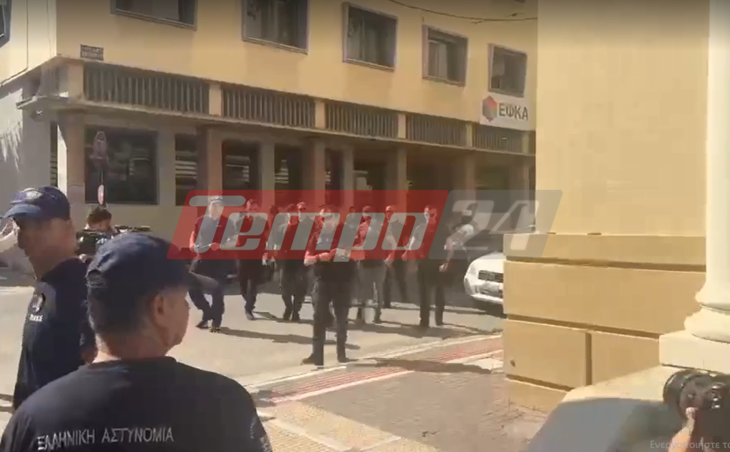 Πάτρα: Στα δικαστήρια για να απολογηθεί ο 25χρονος που κατηγορείται για τη φωτιά στο Γηροκομειό - ΦΩΤΟ