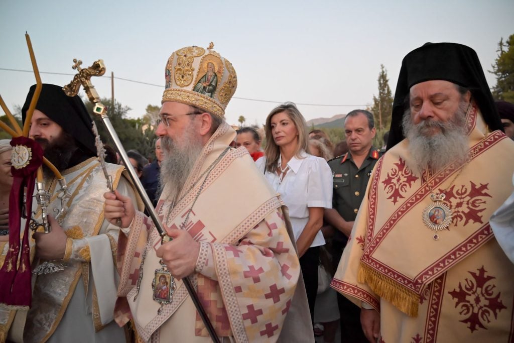 Στη Μονή Γηροκομείου η Βίβιαν Σαμούρη ΦΩΤΟ