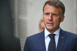 Δεν θέλουν την Κυβέρνηση 7 στους 10 Γάλλους - Κορυφώνεται η αγωνία στις αγορές και τους επενδυτές