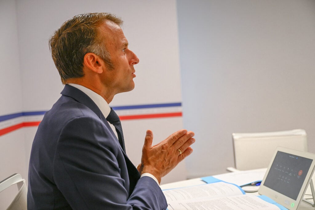 Μακρόν: «Ουκρανία και ΗΠΑ πρέπει να παρουσιάσουν ενωμένο μέτωπο στον Λευκό Οίκο»