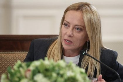 Μελόνι: Η Ιταλία καταδικάζει τις πρόσφατες ισραηλινές αποφάσεις και κινήσεις στη Λωρίδα της Γάζας