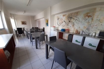 Δήμος Πατρέων: Κλιματιζόμενοι χώροι για τους πολίτες στο κτίριο των Δομών Αστέγων