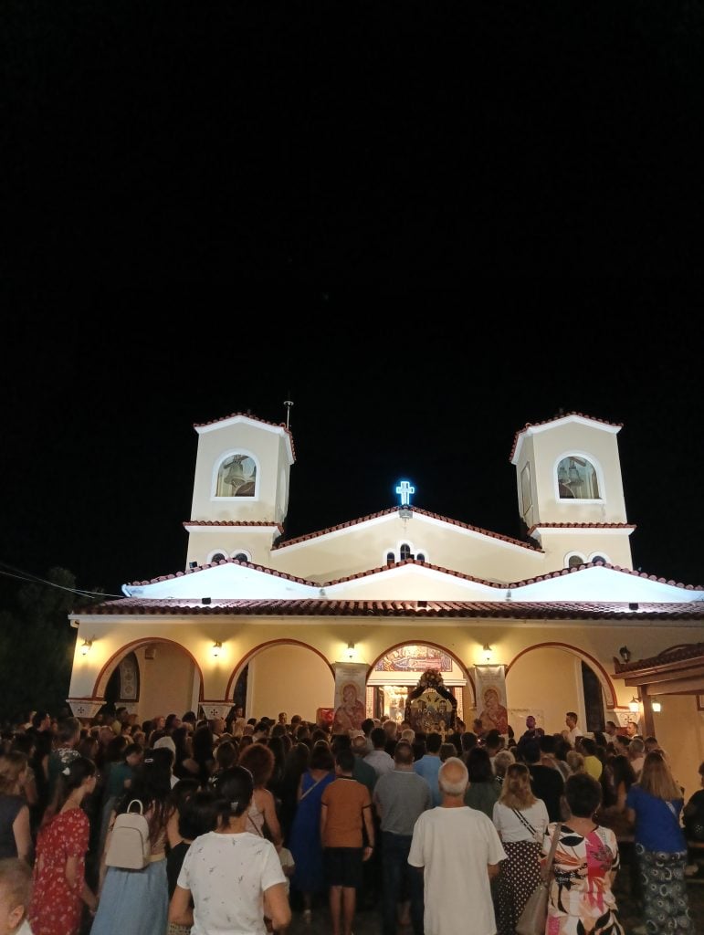 Εγκώμια της Θεοτόκου: Με ευλάβεια η ιερά Παράκληση στον Ιερό Ναό της Παραλίας Πατρών