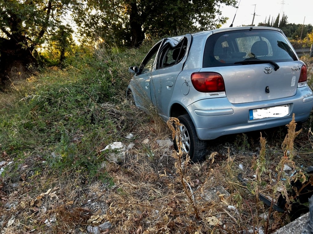 Δυτ. Ελλάδα: Σοβαρό τροχαίο με τραυματισμό ανήλικης – Εκσφενδονίστηκε από όχημα ΦΩΤΟ