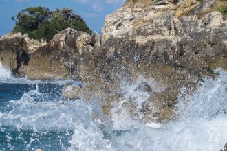 Καιρός σήμερα: Εκρηκτικό κοκτέιλ ζέστης και ισχυρών ανέμων