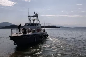 Φωτιές στην Αχαΐα: Επιχειρήσεις απεγκλωβισμού στην Πάτρα από το Λιμενικό Σώμα