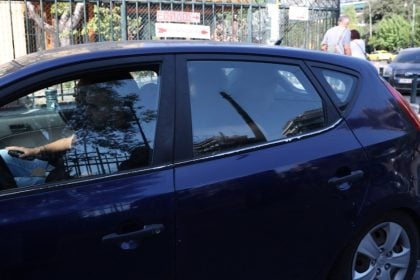Γυναικοκτονία στο Χαλάνδρι: Ποινική δίωξη για ανθρωποκτονία από πρόθεση στον 28χρονο που σκότωσε την 47χρονη