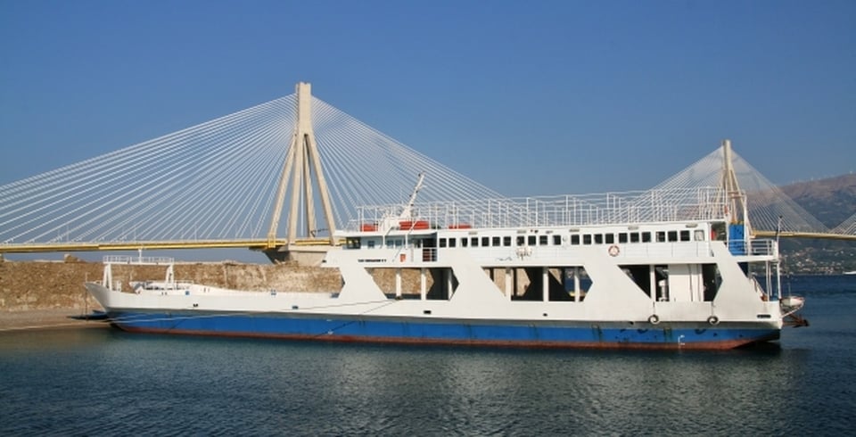 Ρίο-Αντίρριο: Επεισόδιο οδηγού με ναυτικούς σε φέρι μποτ - Δύο άτομα στο νοσοκομείο και συλλήψεις