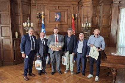 Συνάντηση με τον Πρόξενο της Σερβίας, είχαν οι Αντιπεριφερειάρχες, ΤουριστικήςΑνάπτυξης, Παναγιώτης Σακελλαρόπουλος και Αθλητισμού, Τάκης Αντωνόπουλος
