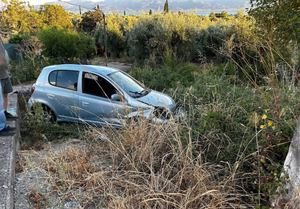 Δυτ. Ελλάδα: Σοβαρό τροχαίο με τραυματισμό ανήλικης – Εκσφενδονίστηκε από όχημα ΦΩΤΟ