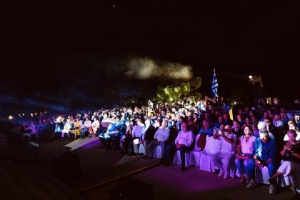 Καθηλωτικός ο Μάριος Φραγκούλης, μάγεψε το κοινό στη μεγάλη Συναυλία στο Πανελλήνιο Ηρώο της Αγίας Λαύρας  