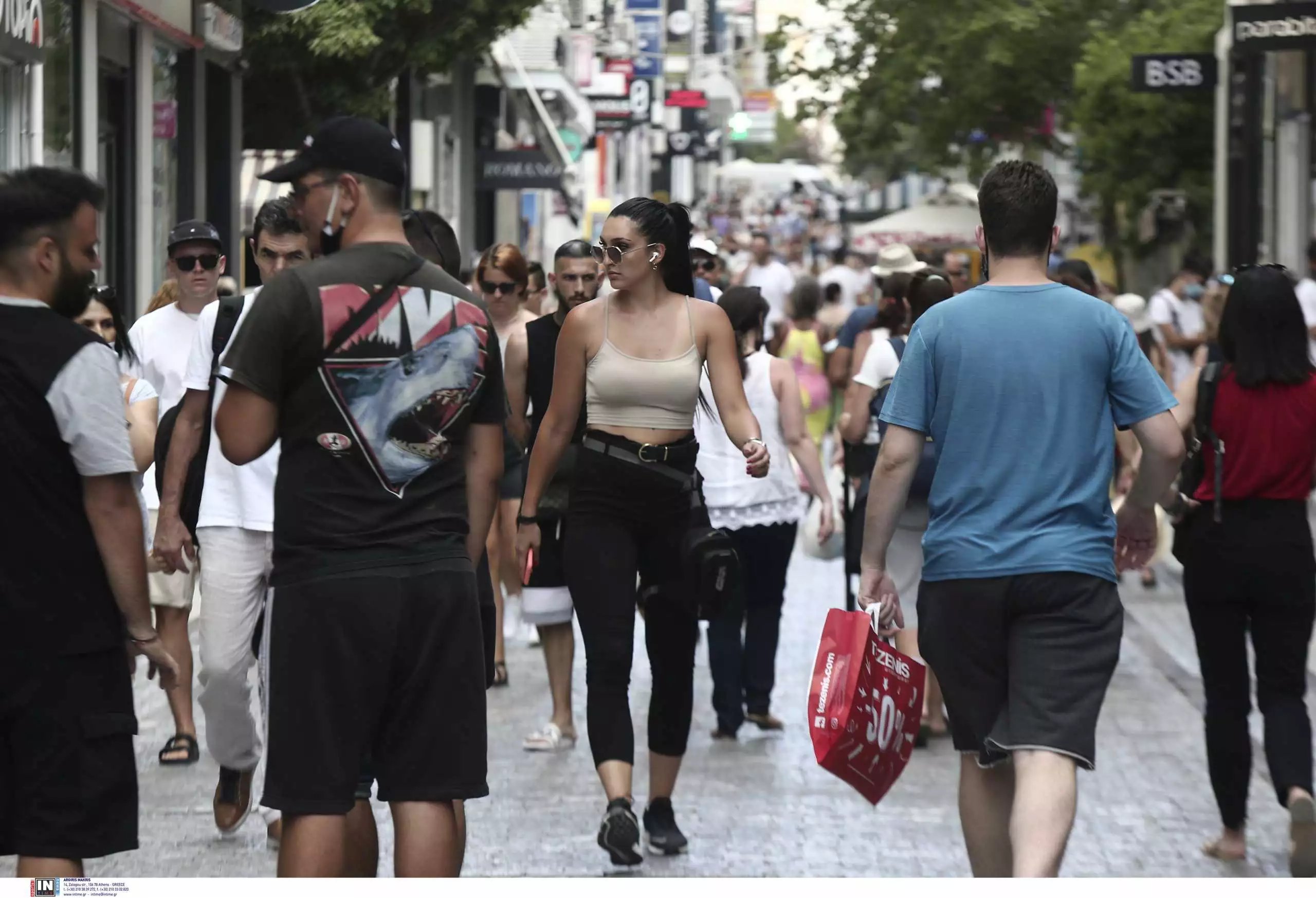 Δημογραφικό σοκ: Μειώθηκαν κατά 500.000 οι κάτοικοι της Ελλάδας
