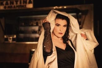 Η παράσταση «Ελένη - Η δίκη μιας πόρνης» έρχεται στην Πάτρα