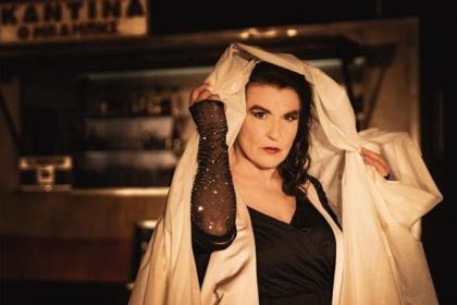 Η παράσταση «Ελένη - Η δίκη μιας πόρνης» έρχεται στην Πάτρα