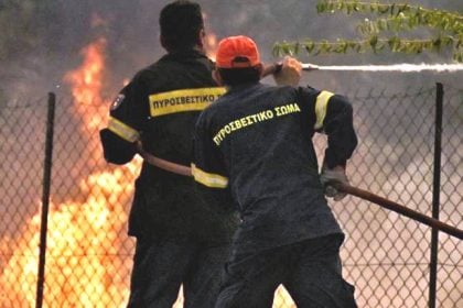 Πυρκαγιά στο Μαλαπάσι Πύργου - Κοντά σε σπίτια οι φλόγες, ήχησε το 112