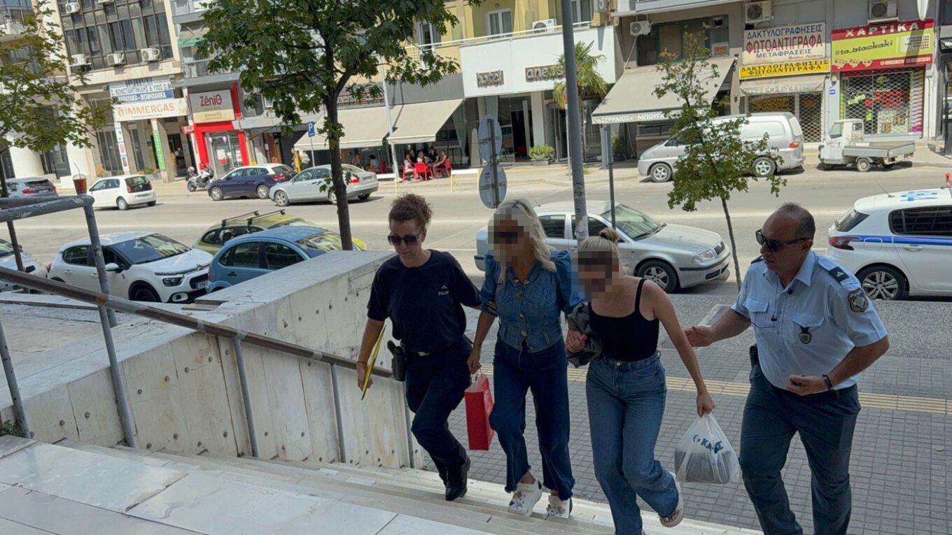 Δίωξη για κακούργημα στην 45χρονη με την Porsche για το τροχαίο