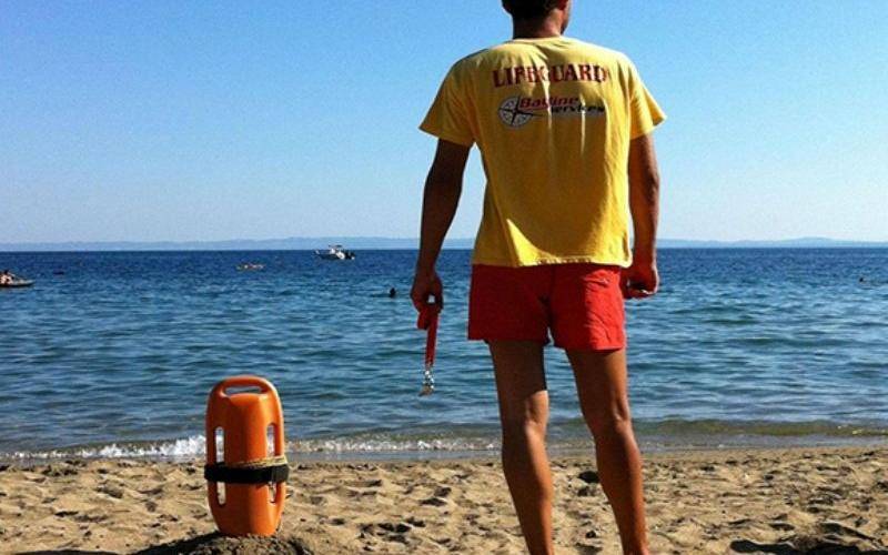 Ο ναυαγοσώστης δεν κατάφερε να σώσει τον 73χρονο - Η σορός μεταφέρθηκε στην Πάτρα