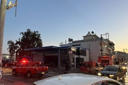 Κάτω Αχαΐα: Πυρκαγιά σε ηλεκτρολογείο - Ζημιές σε οχήματα (ΦΩΤΟ)