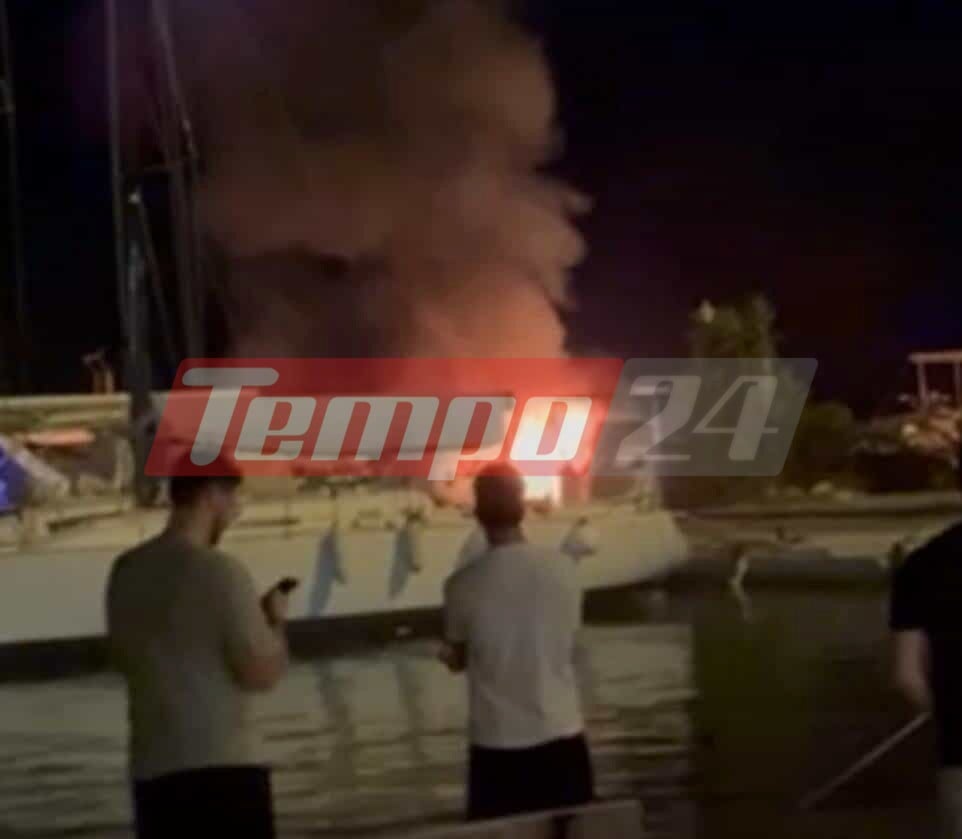 Πάτρα: Τυλίχθηκε στις φλόγες ΙΧ στην Μαρίνα ΦΩΤΟ
