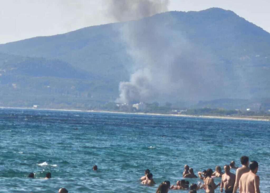 Μεγάλη πυρκαγιά στην Πρέβεζα – Σπεύδει ισχυρή δύναμη της Πυροσβεστικής