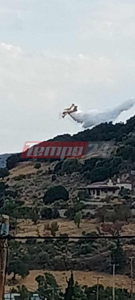 Μάχη με διάσπαρτες εστίες στην Πάτρα, βελτιωμένη η εικόνα της μεγάλης πυρκαγιάς