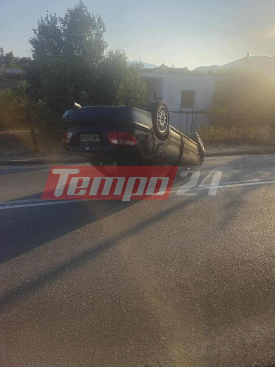 Εκτροπή και ανατροπή ΙΧ στην παλαιά εθνική, στο ύψος των Καμαρών