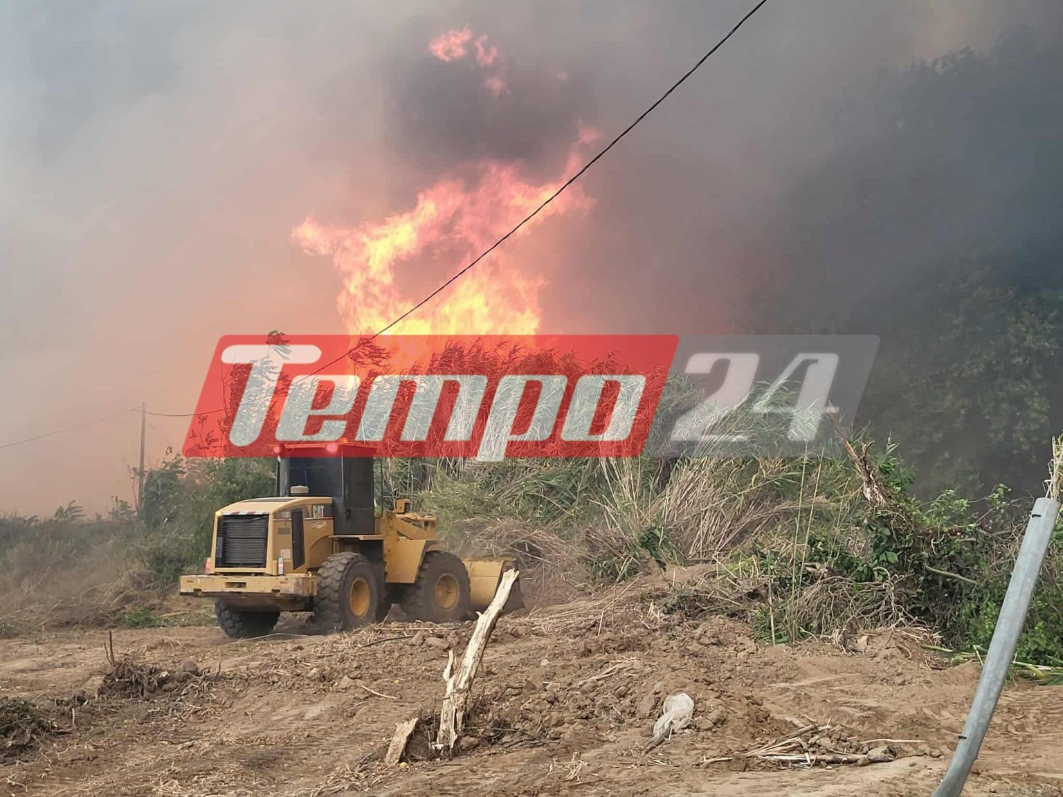 Κόλαση φωτιάς στην Αχαΐα: Καίγονται σπίτια επιχειρήσεις και νεκροταφείο - Εκκενώνονται Καμίνια, Βραχνέικα και Τσουκαλέικα, έκλεισε τμήμα της Πατρών-Πύργου (ΦΩΤΟ - ΒΙΝΤΕΟ)