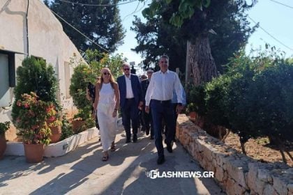 Στα Χανιά για τον Δεκαπενταύγουστο ο Κυριάκος Μητσοτάκης -  Μήνυμα στήριξης προς τις ένοπλες δυνάμεις και την Πυροσβεστική 