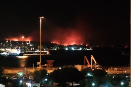 Νέο μέτωπο στην Πάτρα, φωτιά στην περιοχή των Συχαινών - Προληπτική εκκένωση Μπάλα και Βούντενης (ΦΩΤΟ)